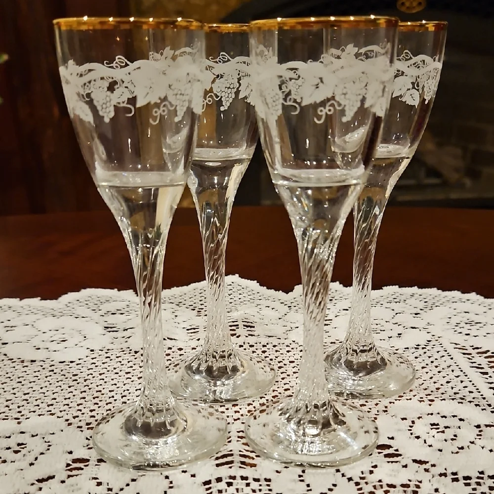 Crystal Twisted Stem Cordial Glasses with Gold Rim & Grape Accents, Set of 4